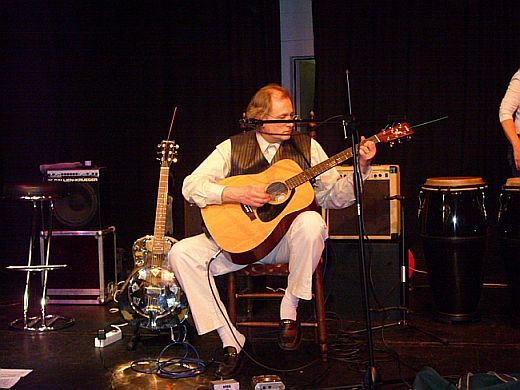Foto - Reiner Kluth - beim Auftritt im Egen 4 in Wipperfrth am 12.05.07